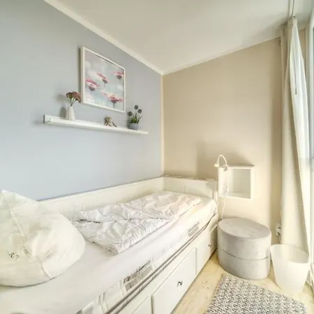- Haus L, App 0l0811 *